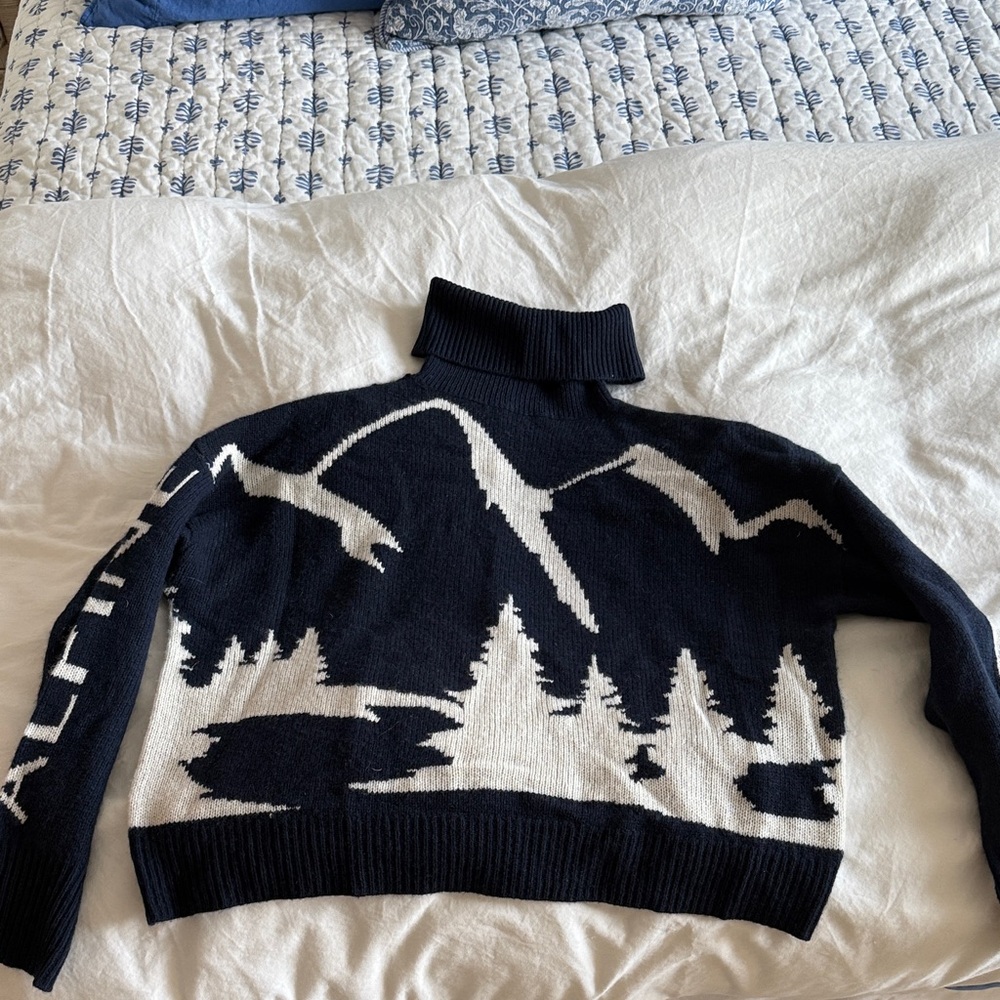 360 cashmere blue ski sweater XS